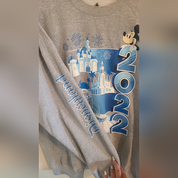 Disneyland 2022 Sweatshirt - Picture 2 of 2